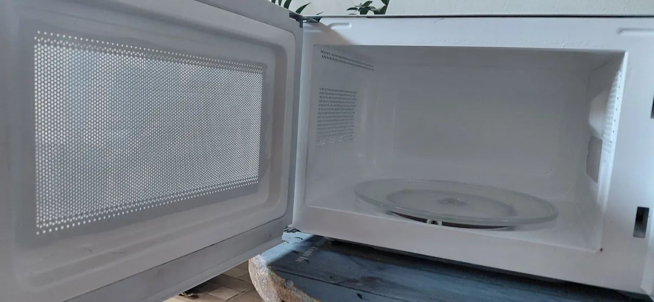 Vende-se Microondas Eletrolux Usado - Foto 3