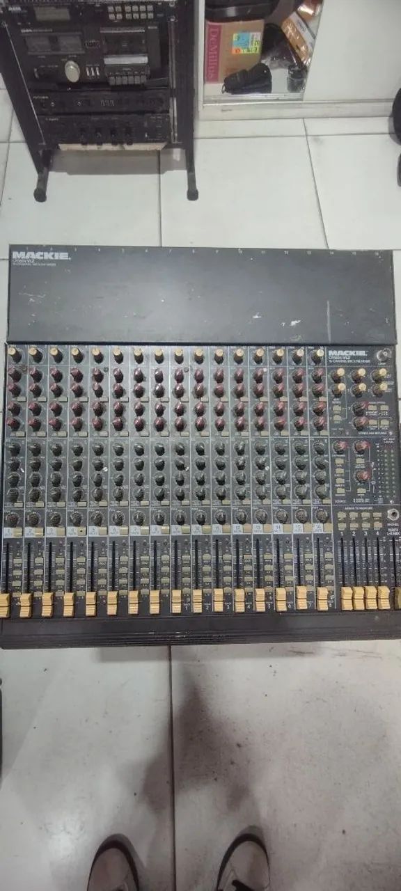 Mesa Makie 16 canais modelo CR1604 VLZ