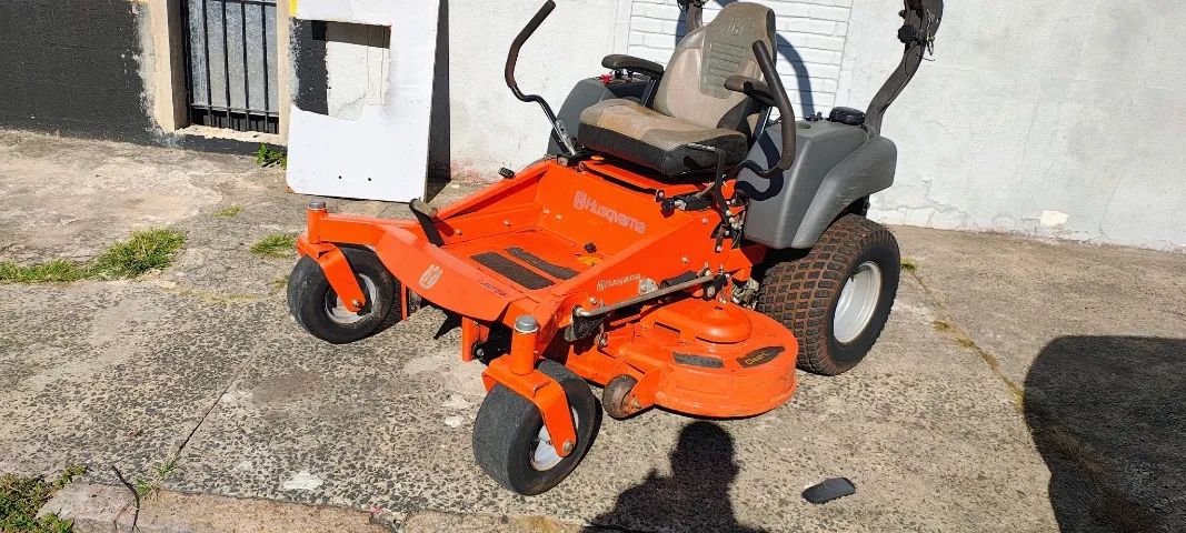 Cortador de Grama Giro Zero Husqvarna MZ54