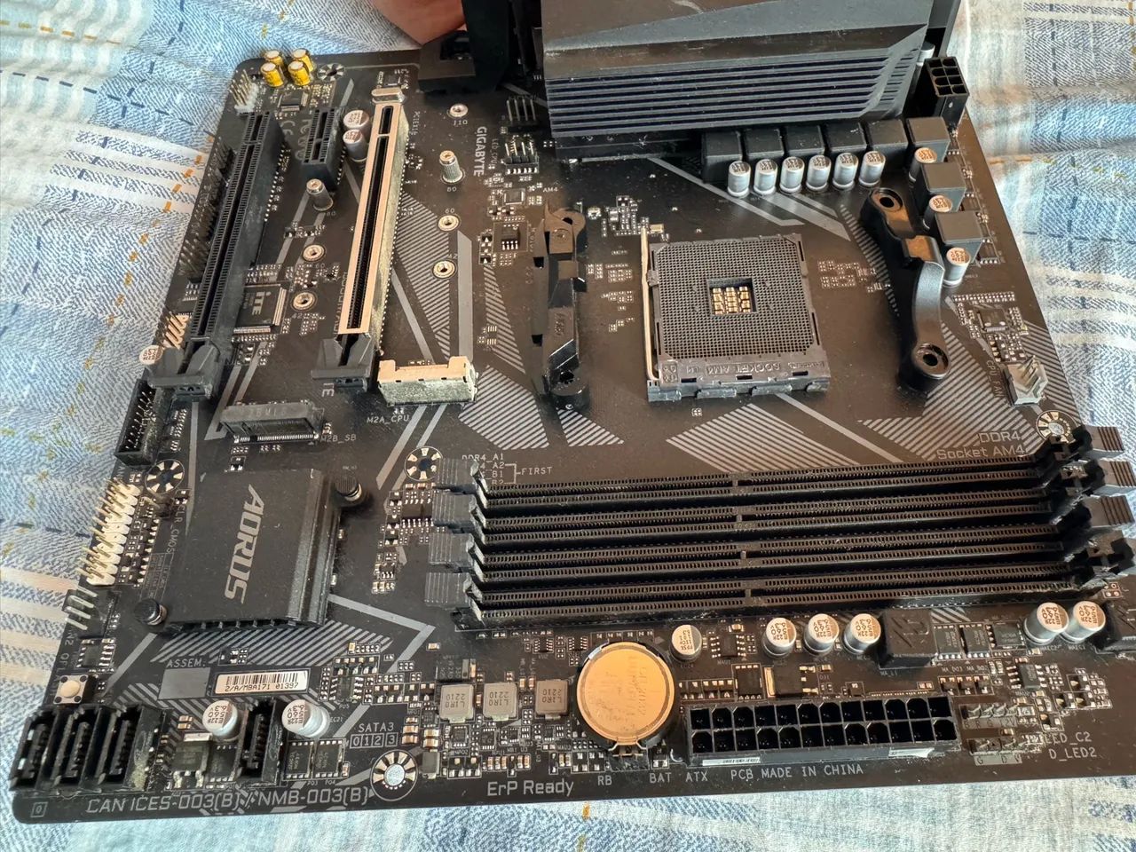 Placa mãe B550 Aorus Elite  - Foto 3