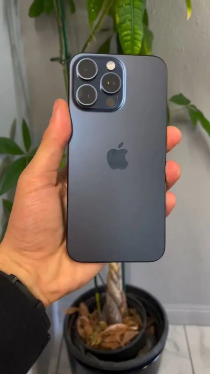 iPhone 15 Pro Max  - Foto 2