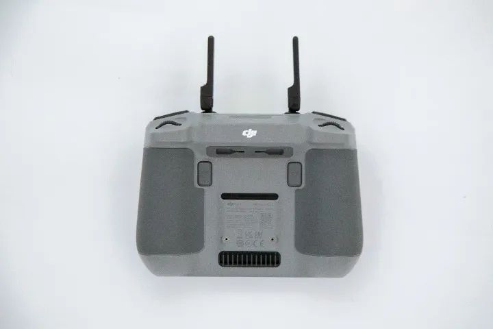 Drone DJI FLip com controle com Tela - Foto 2