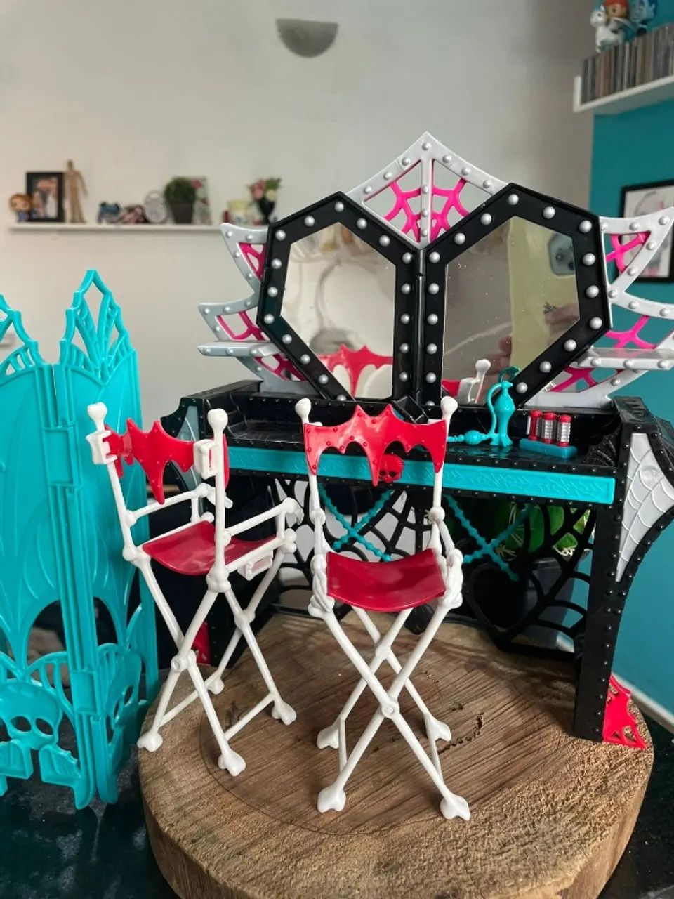 Monster High Penteadeira Com acessorios Monstros Câmera Ação - Usado