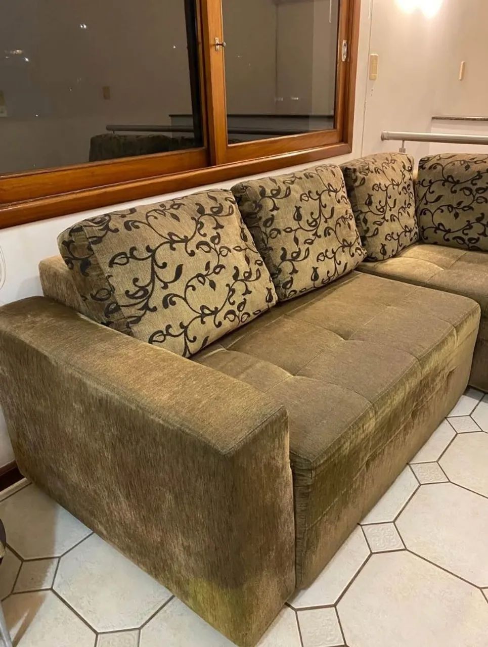 Barbada pra vender ! Sofá de canto e mesa de centro. 65082467928321123