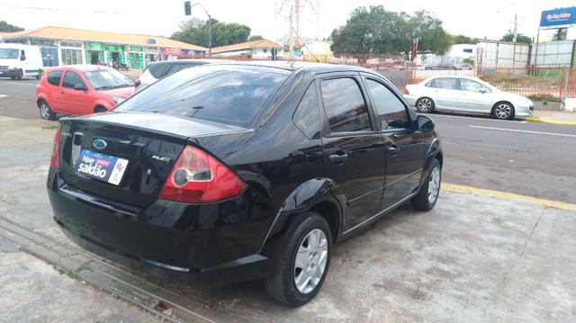 Ford Fiesta sedan 1.6 completo - Foto 9
