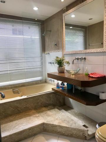 Oportunidade - Casa de Alto Padrão na melhor área de Correas - Foto 12
