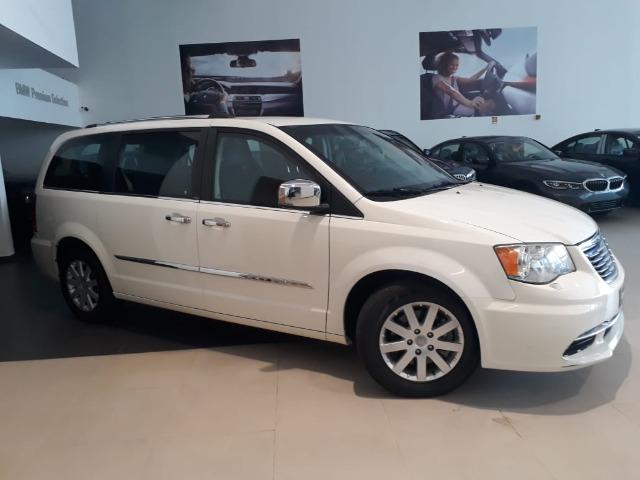 Chrysler Town & Country Limited 7 lugares Blindado - Foto 4