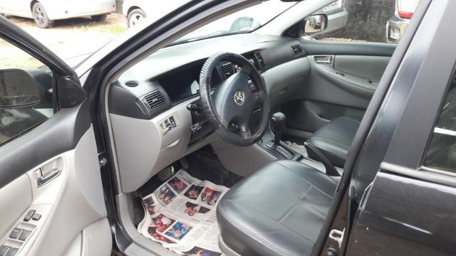 Corolla seg Preto ano 2005 zap *