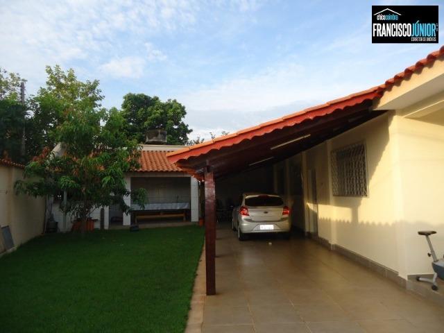 Casa no Setor Coimbra em Goiânia, 4 Quartos (2 suítes), 2 Salas, Jardim, Área Lazer, 460m²