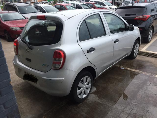 Nissan March 1.6 S 2013 - Foto 4