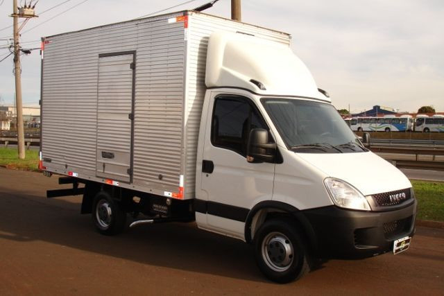 Iveco Daily 35S14 Ano 2018 Com Bau Unico Dono - Foto 3