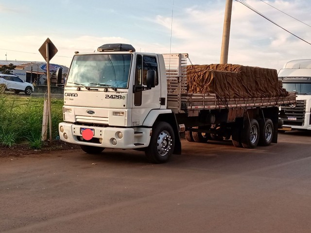 FORD CARGO 2428E