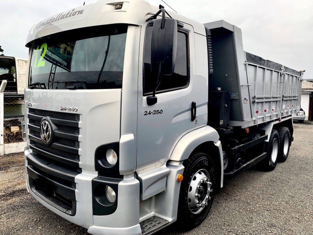 VOLKSWAGEN 24-250 2012 R$ 170.000,00