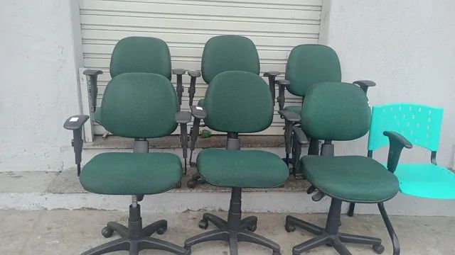 Cadeira / cadeira de rodinhas / cadeira giratória / cadeira com braço 