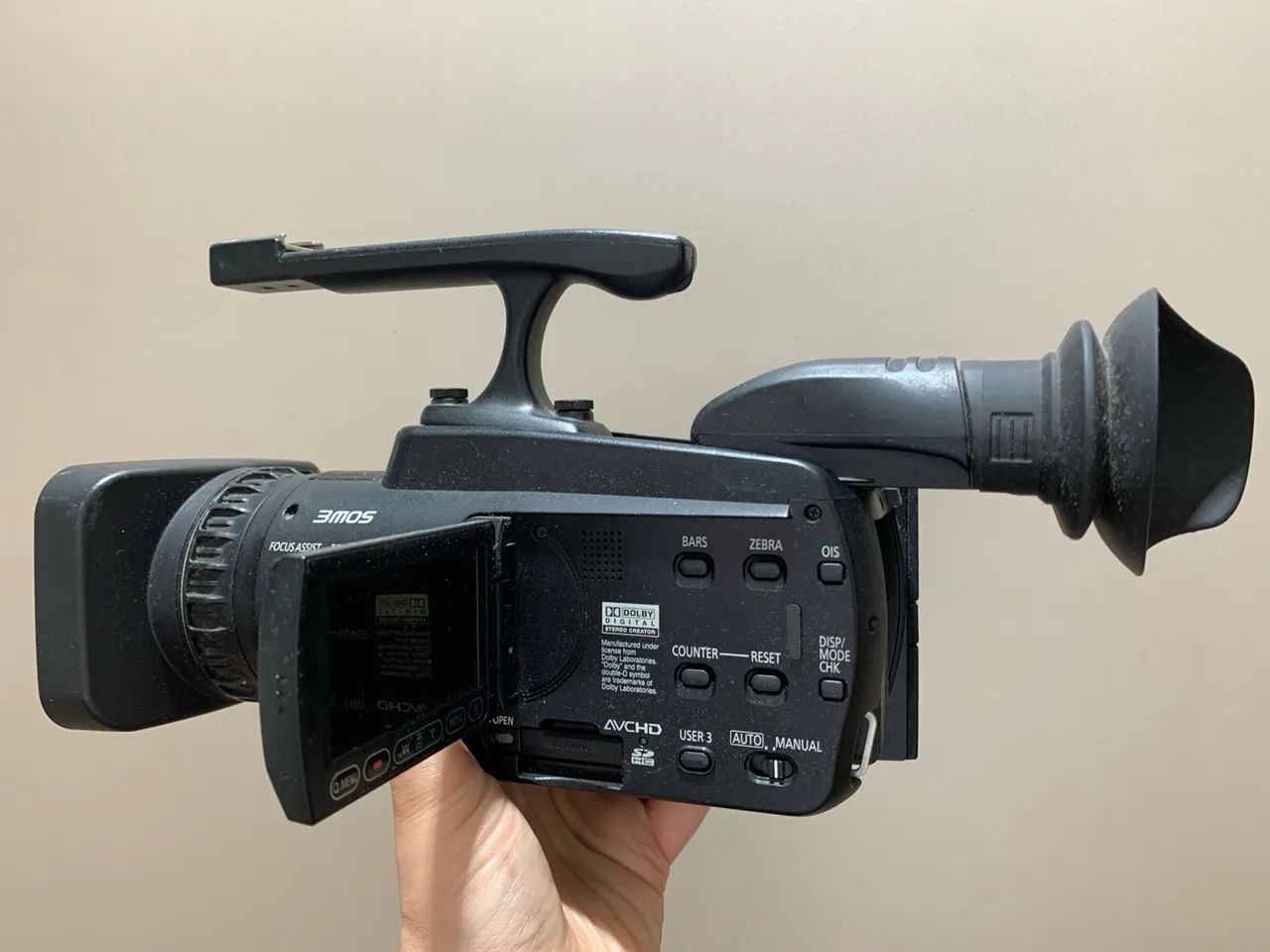 Filmadora Panasonic AG-HMC40 AVCam HD Sensor
