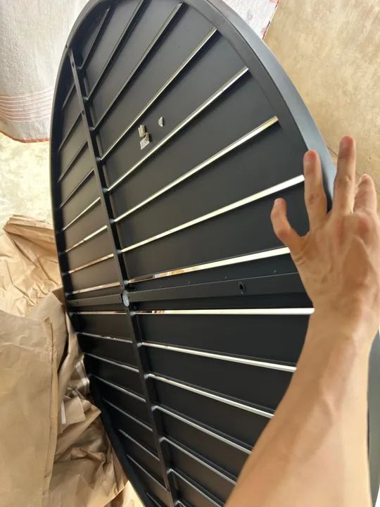 Mesa de alumínio com ombrelone grande e cadeiras  - Foto 2