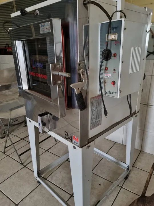 FORNO TURBO(acompanha 8 assadeiras)