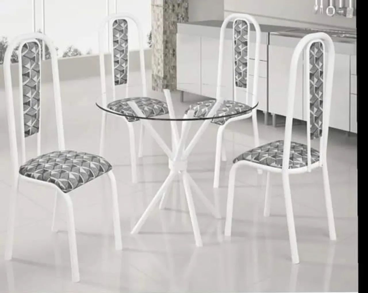 Mesa 4 lugares em vidro 