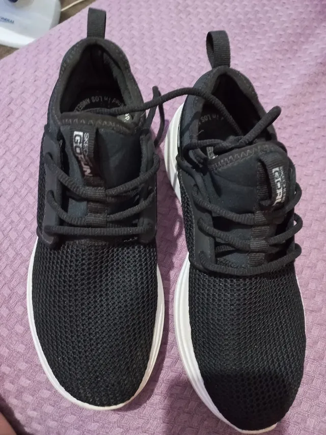 Tenis semi novo Skechers numero 35