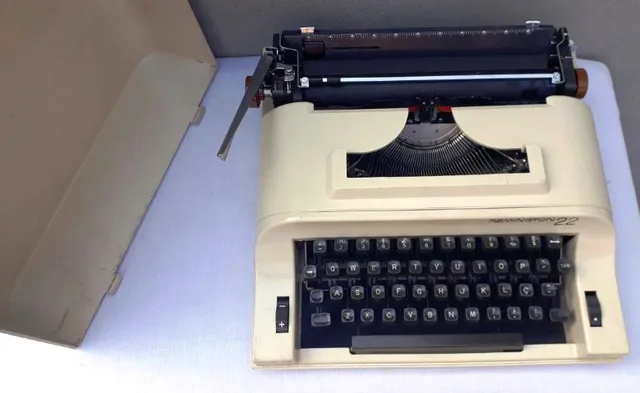 Vintage Máquina De Escrever Remington 22 Único Dono com case original