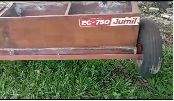 Trator e equipamentos para silagem - Foto 4