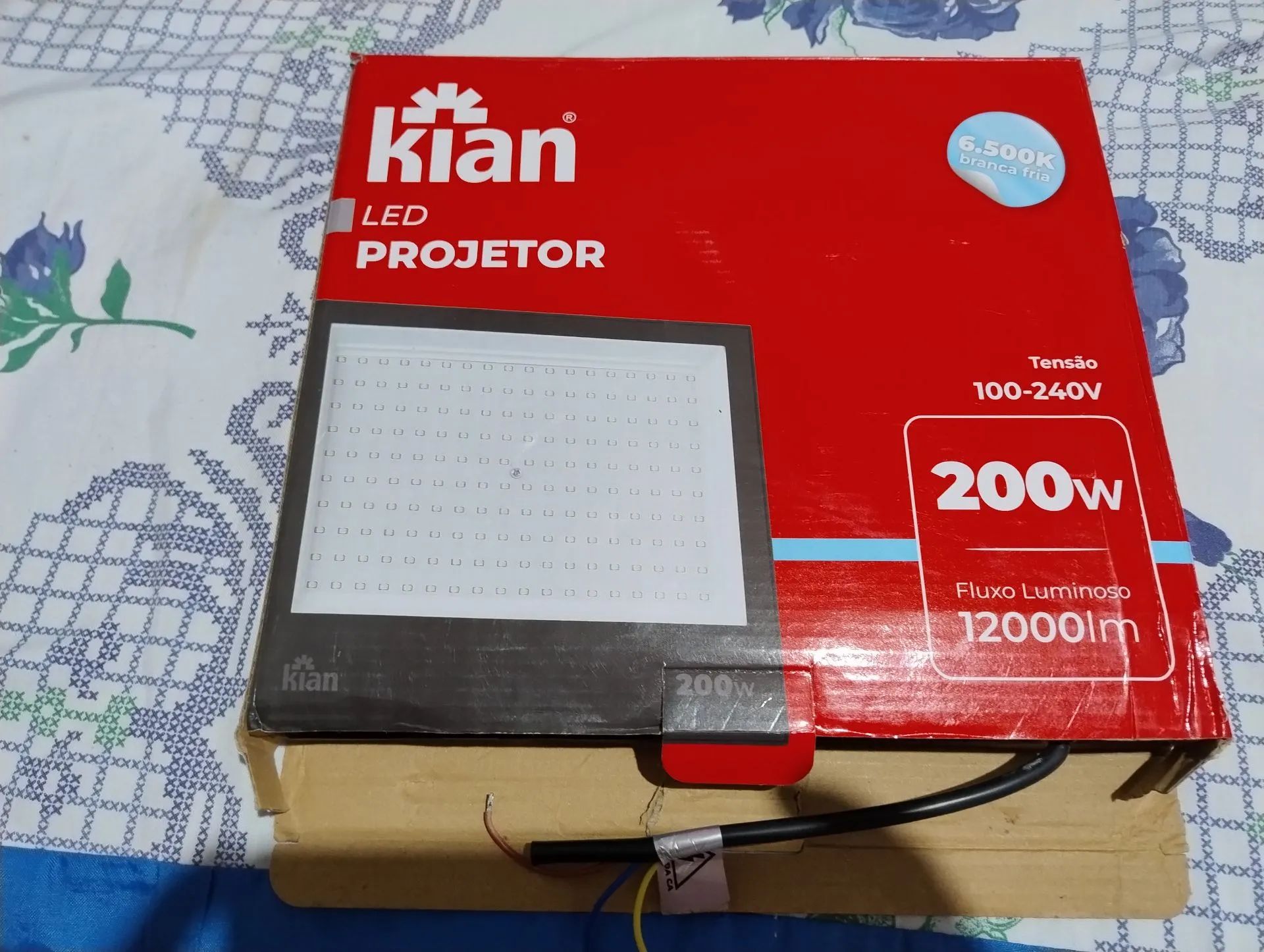 Refletor novo na caixa  de 200w  - Foto 2