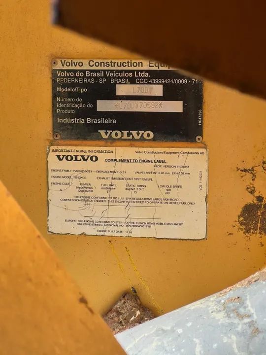 Pá carregadeira volvo L70D para peças - Foto 5