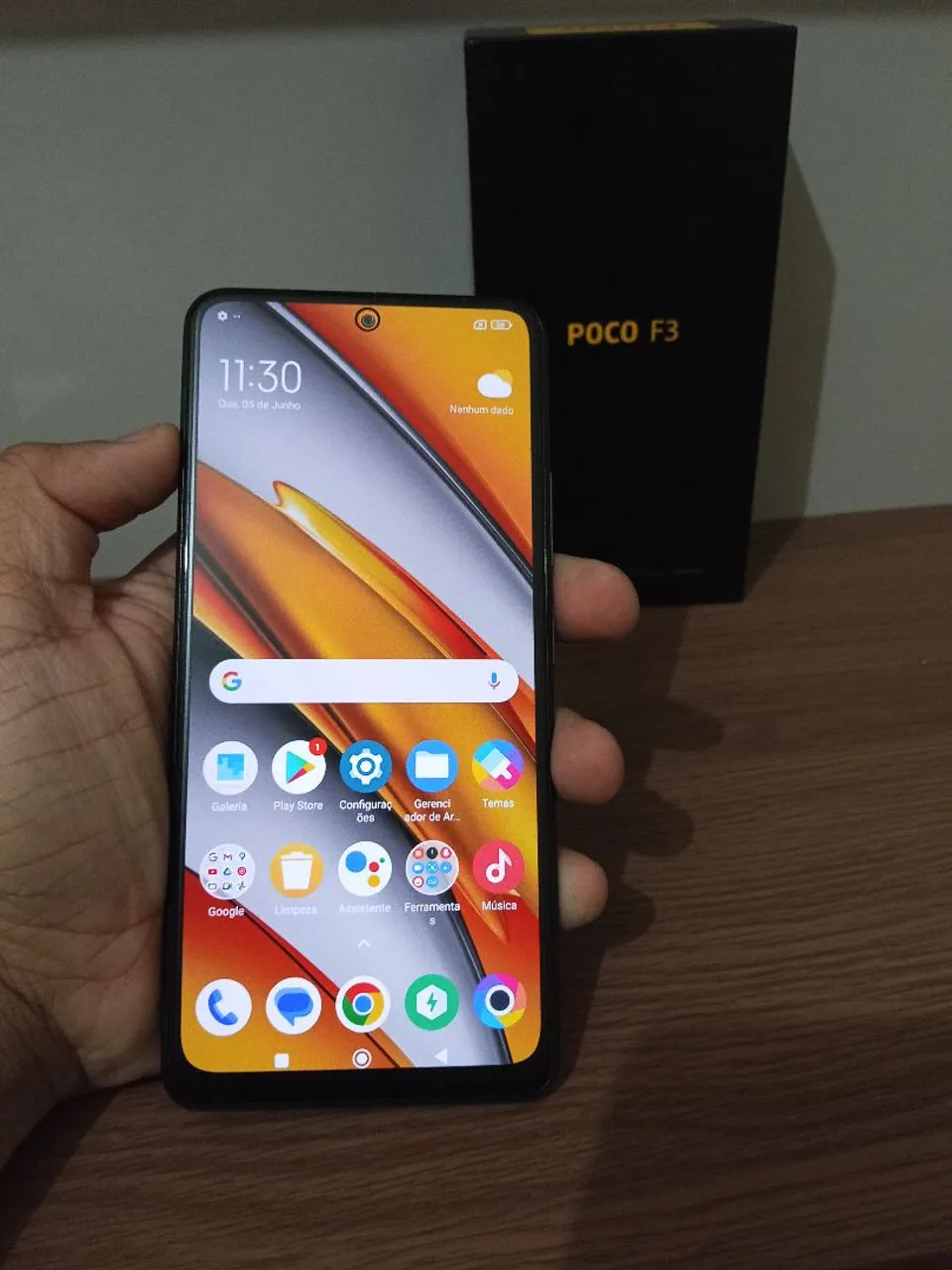 Poco F3 (Leia a descrição)