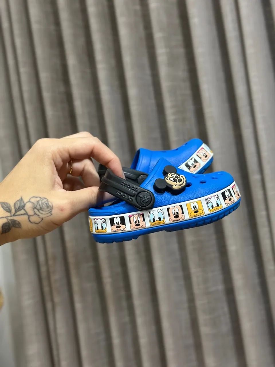 Crocs Infantil Classico Mickey Mouse Band Clog Azul - Foto 4