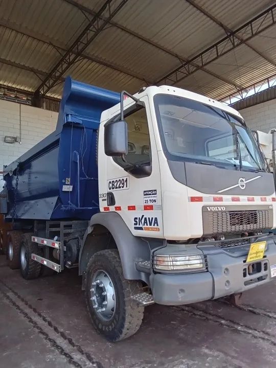 Caminhão basculante 6x4 traçado - Foto 2