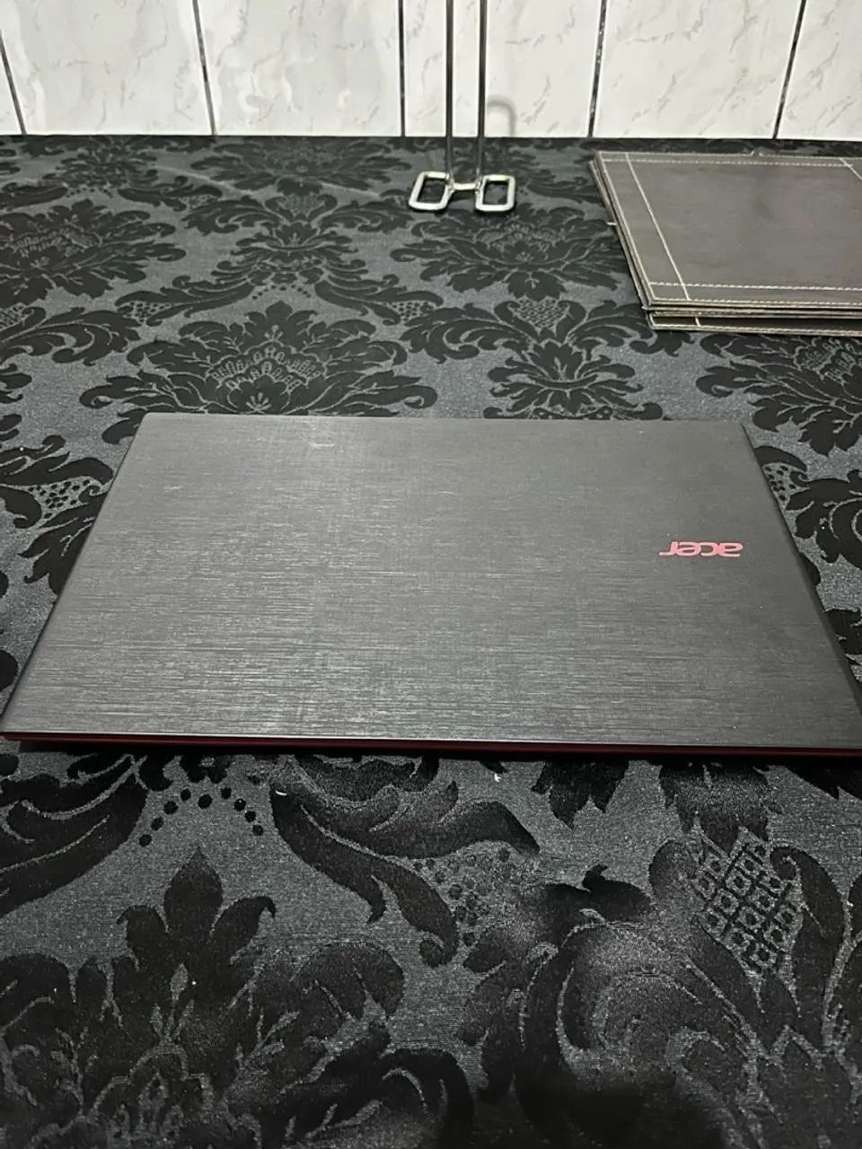 Notebook Acer vermelho 