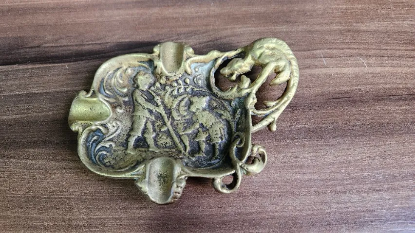 Cinzeiro antigo em metal, estilo art nouveau
