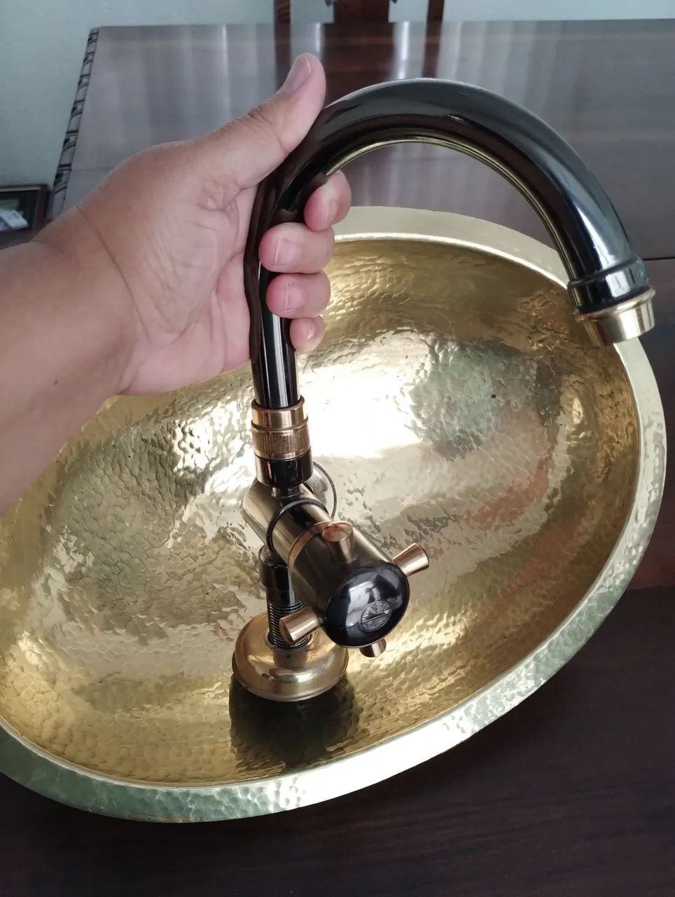 Cuba em latão com torneira Vintage 