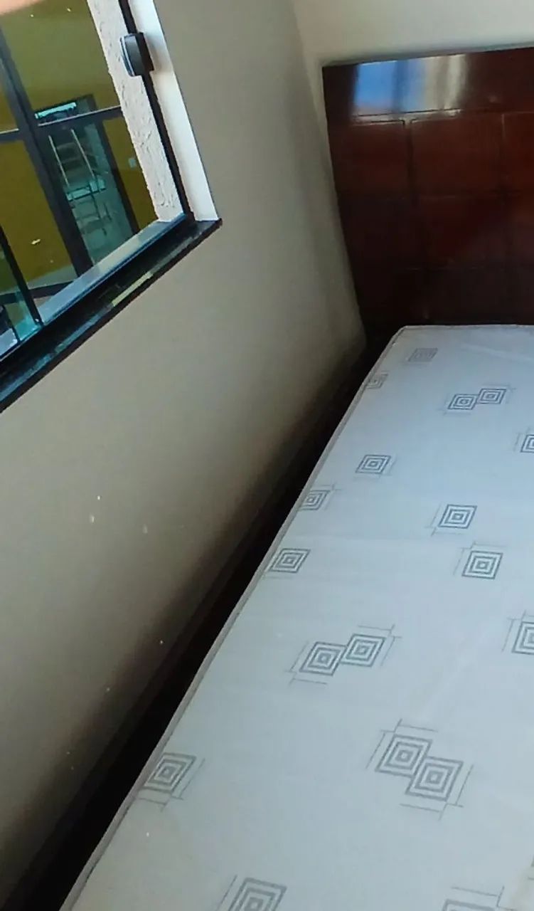 Bela cama de solteiro madeira Colchão gratis. Bom estado. - Foto 2
