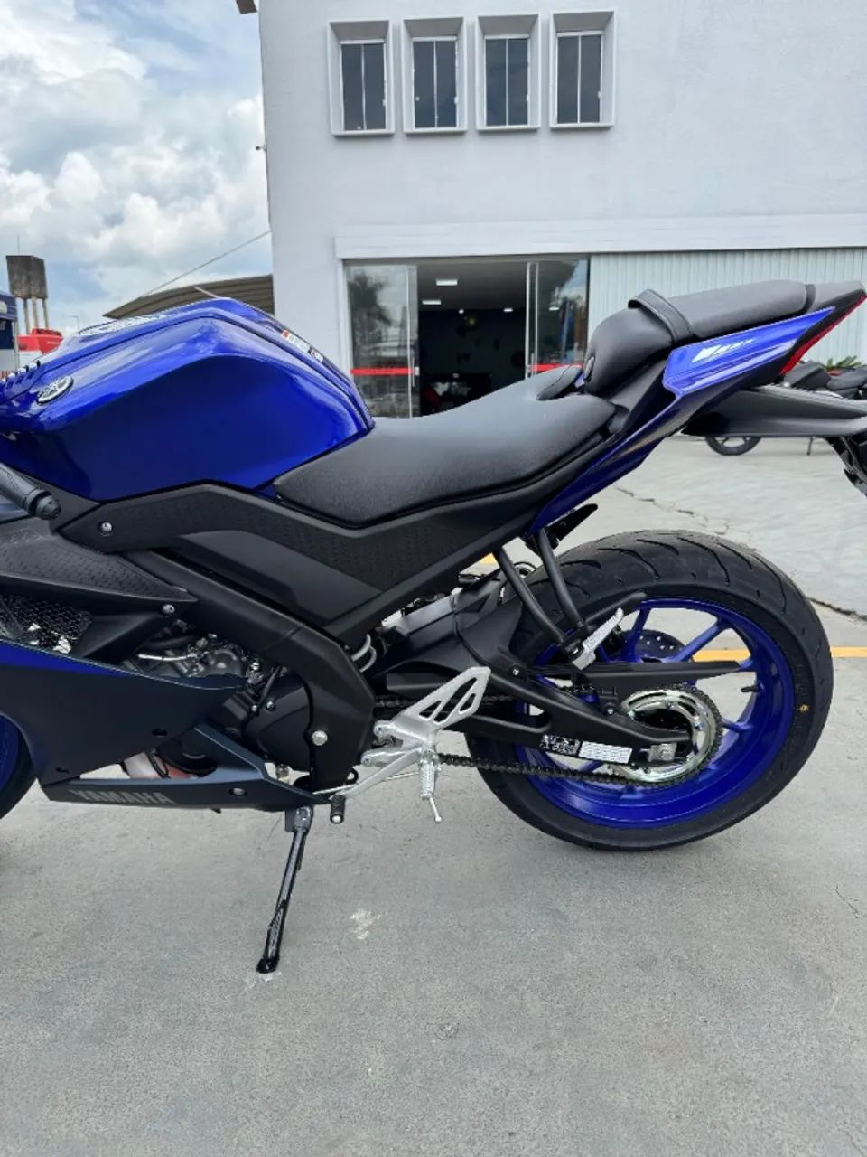 YAMAHA R15 ABS 2025 - ESPORTIVIDADE E TECNOLOGIA NO SEU DIA A DIA! - Foto 11