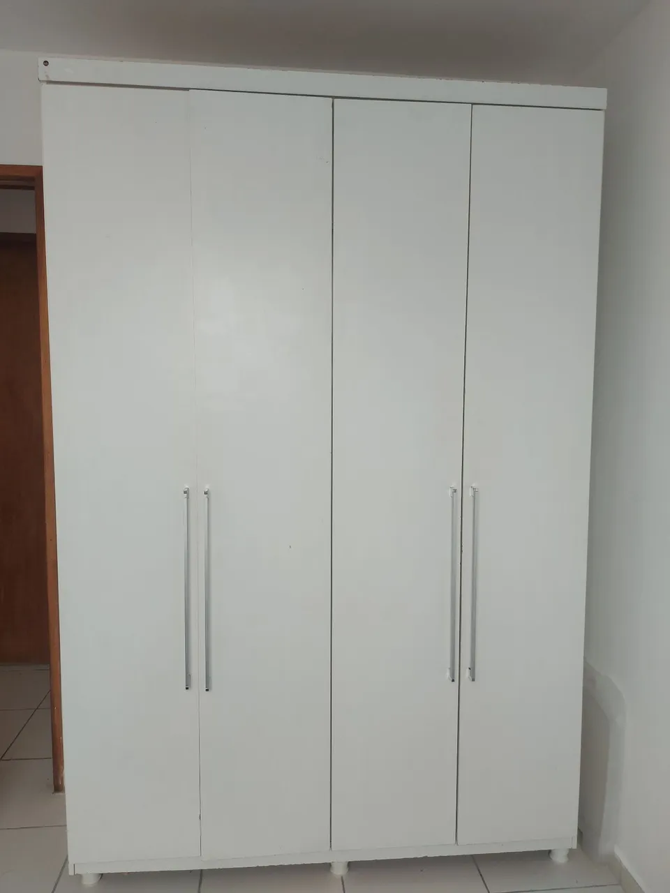 Guarda-Roupa 4 Portas Branco Impecável