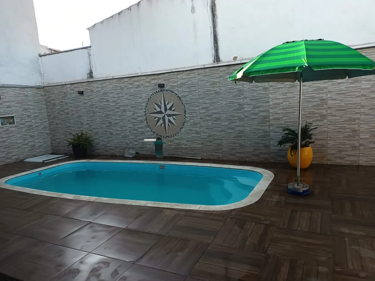 Casa com piscina no parque São Bento