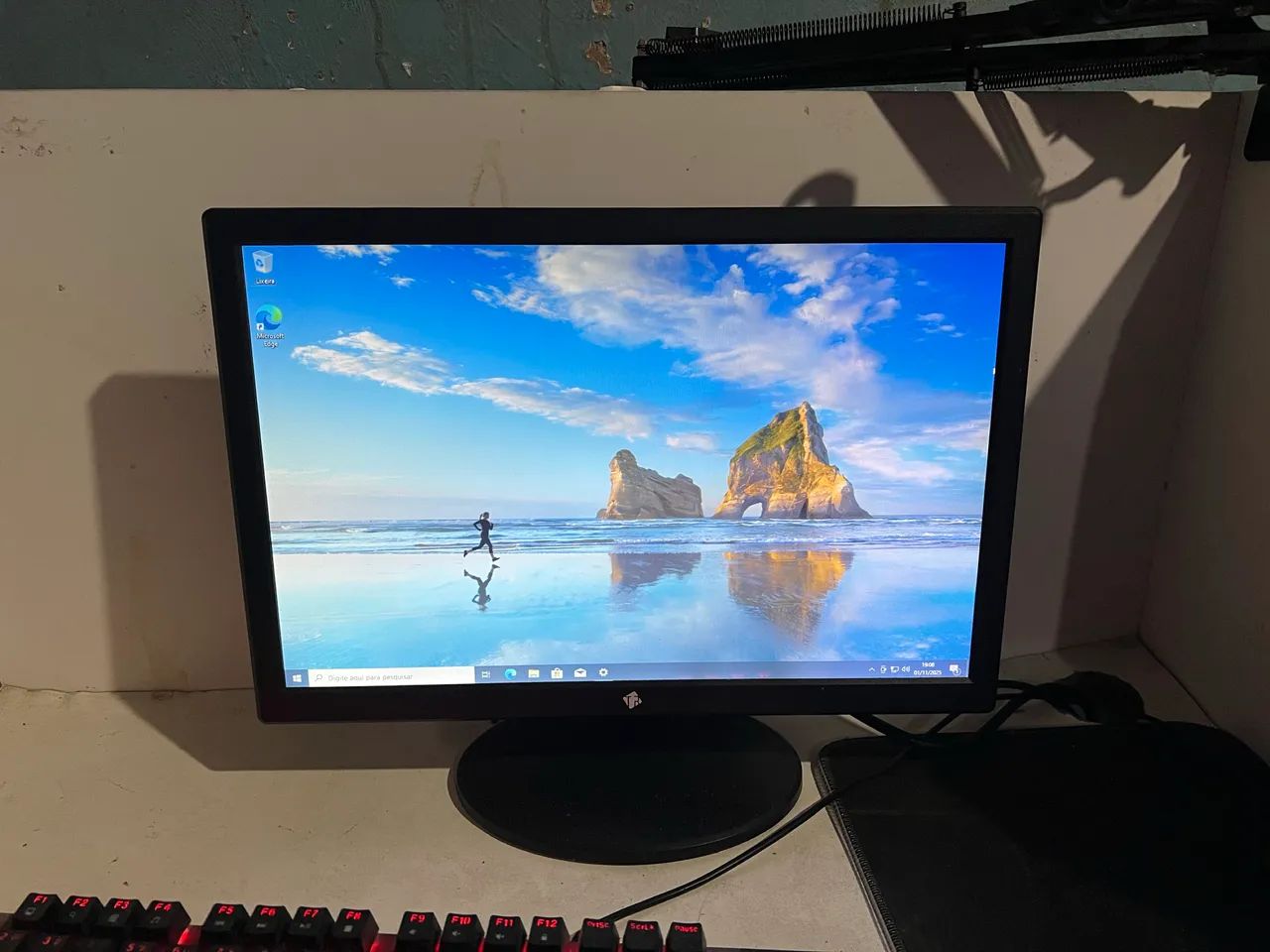 Tronos 17.1 Inch Monitor PERFECT!!!64264604234498122