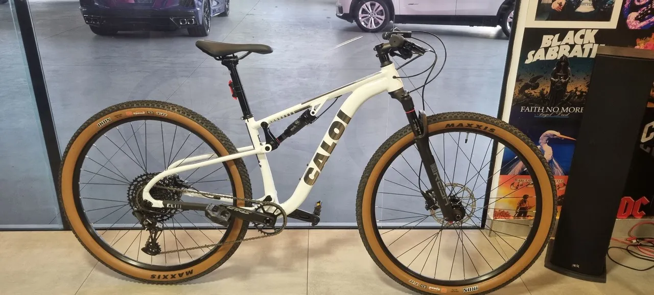 Bicicleta Caloi Aro 29 - Suspensão e Freio a Disco