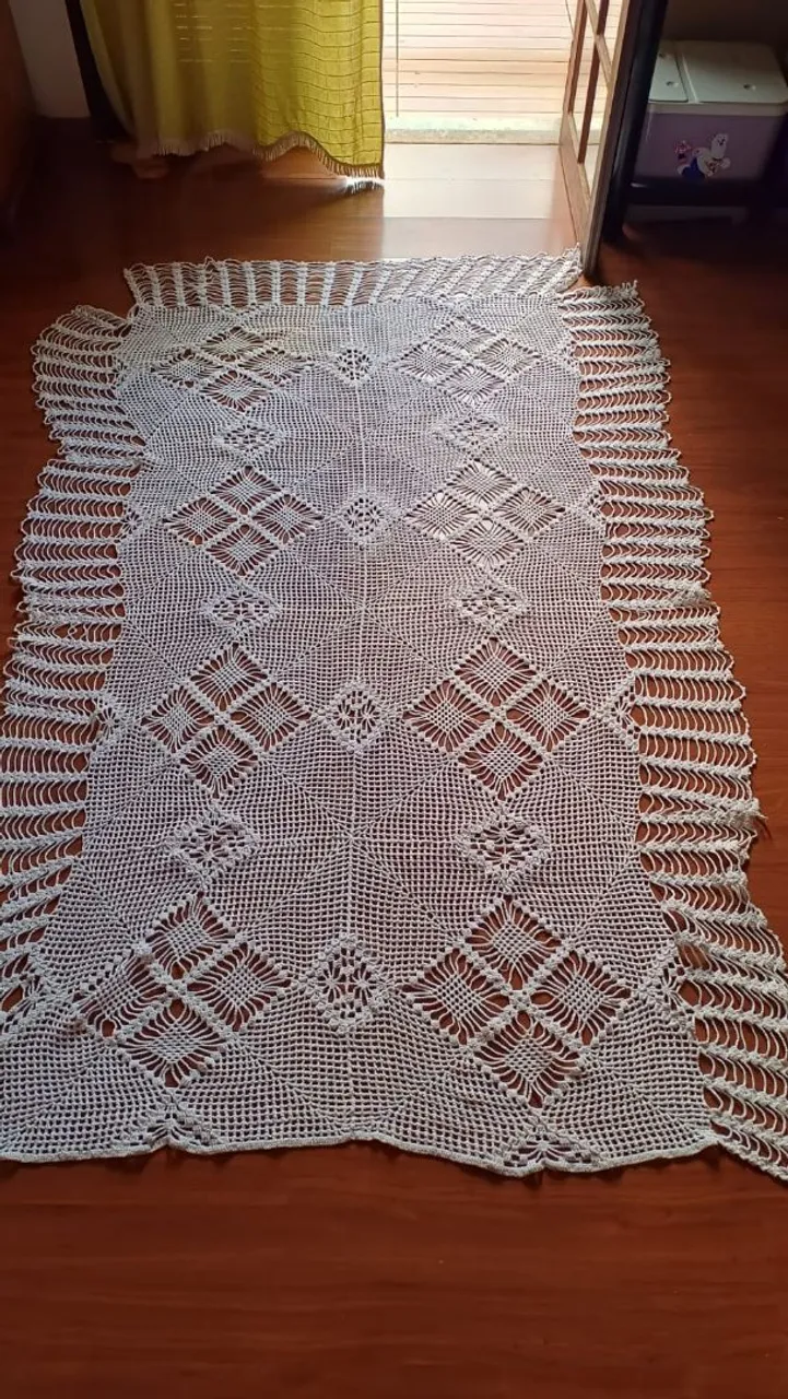Linda colcha solteiro/toalha /manta de crochê artesanal