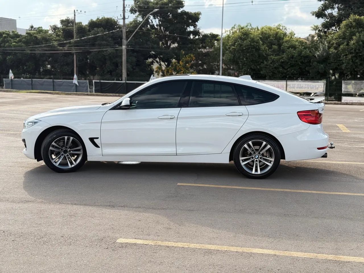 BMW 320i GT 2016