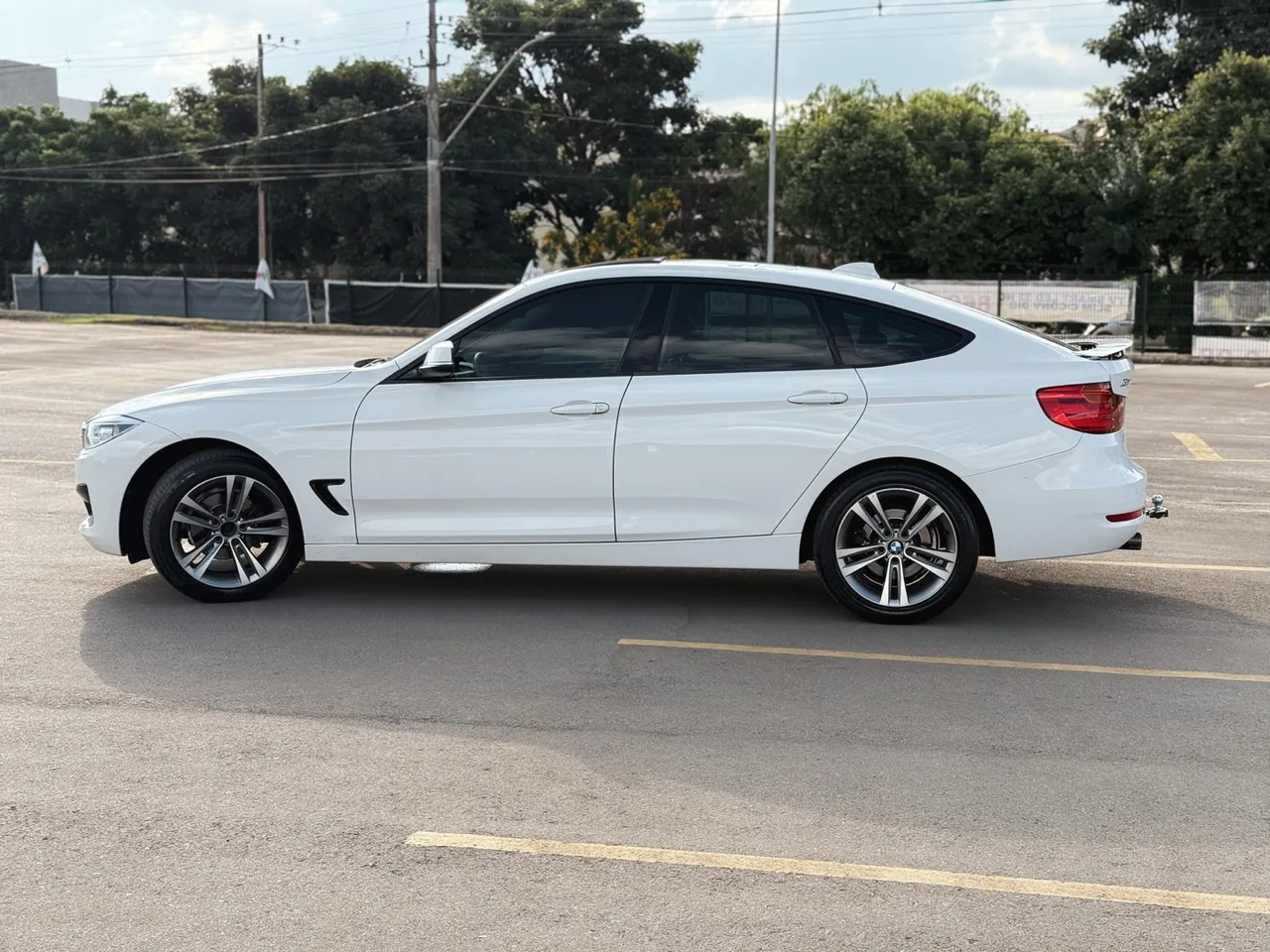 BMW 320i GT 2016