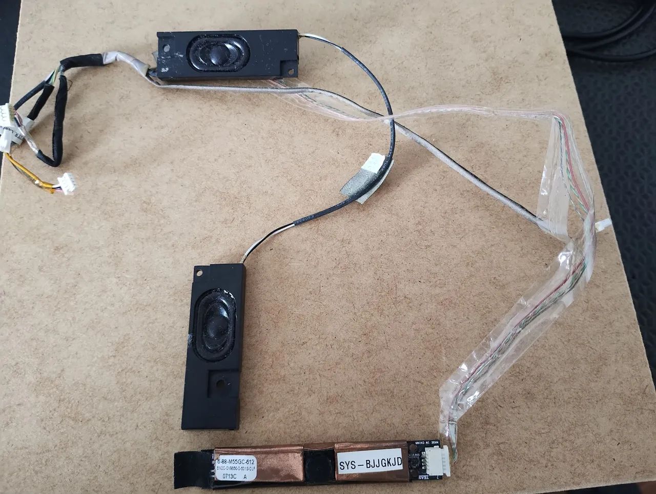 Kit Webcam original Notebook positivo V56 + Par  alto falantes 