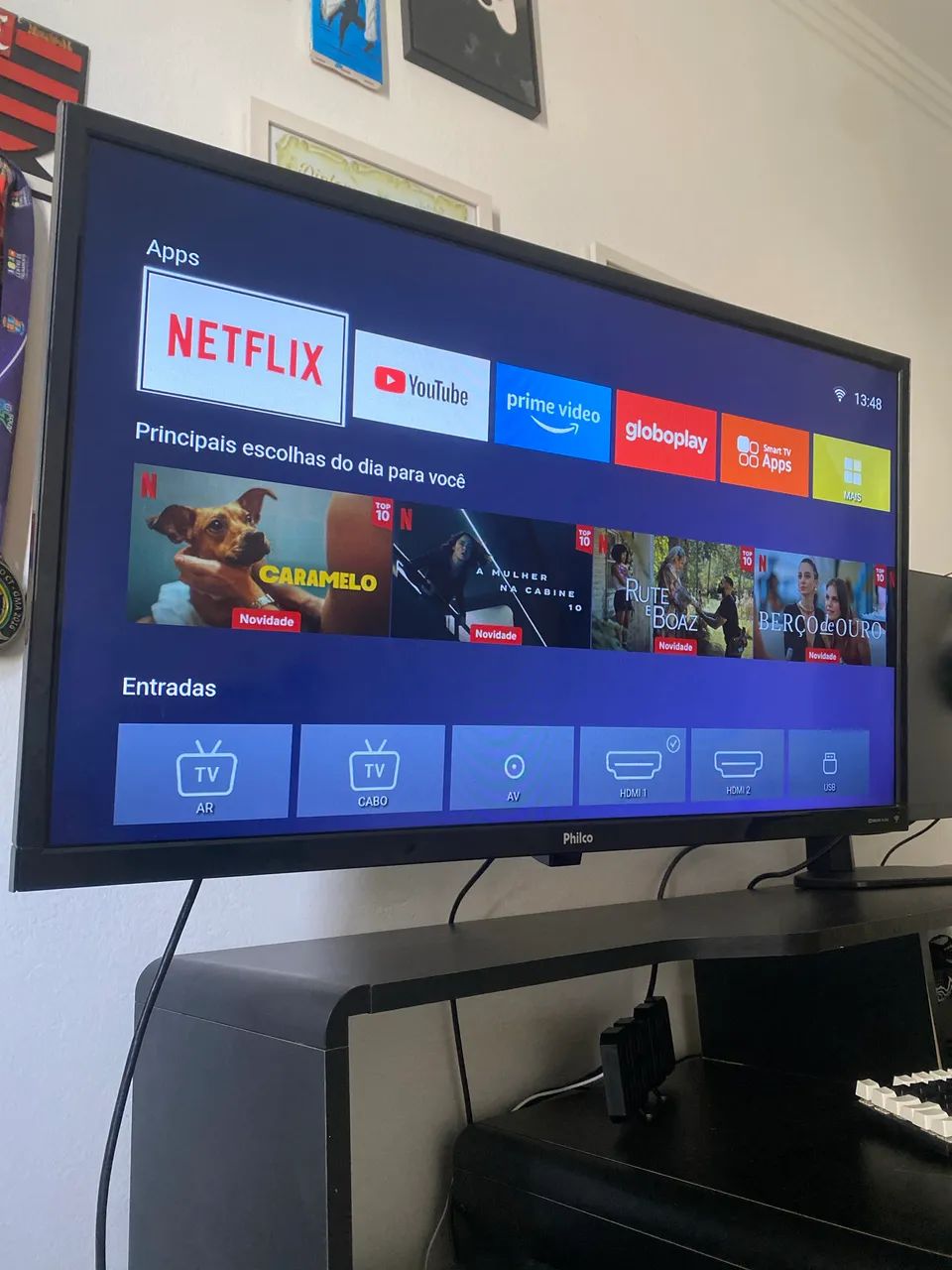 Televisão smart 32 polegadas com suporte articulado 