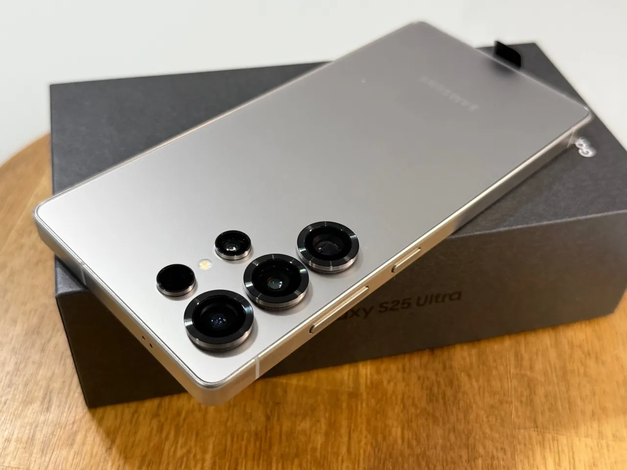 Samsung S25 ULTRA 512GB Titânio Cinza Novíssimo