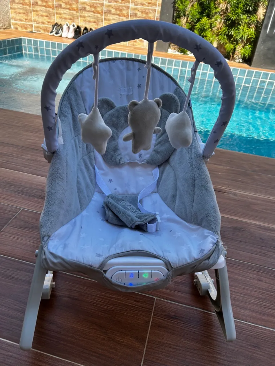 Cadeira de descanso para Bebê com Mobile e Vibração