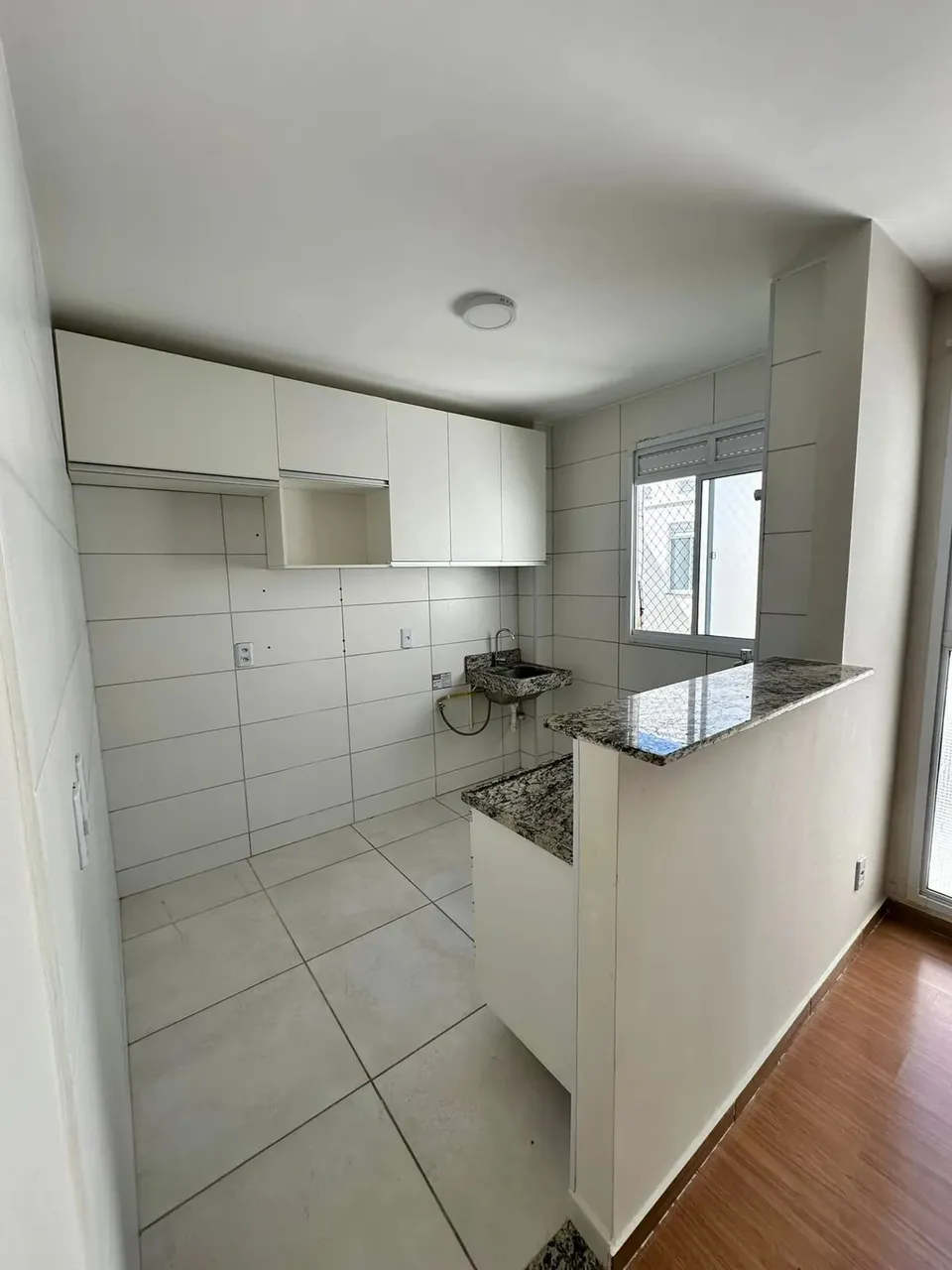 Alugo apartamento de 2 quartos no Portal do sol