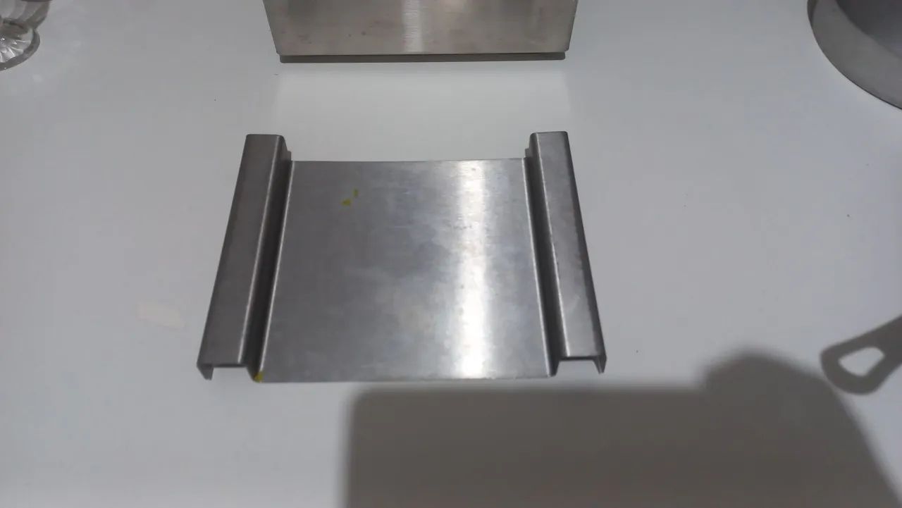 Utensílios para hamburgueria em aço inox - mantegueira, nivelador pão, prensa smash etc. - Foto 3