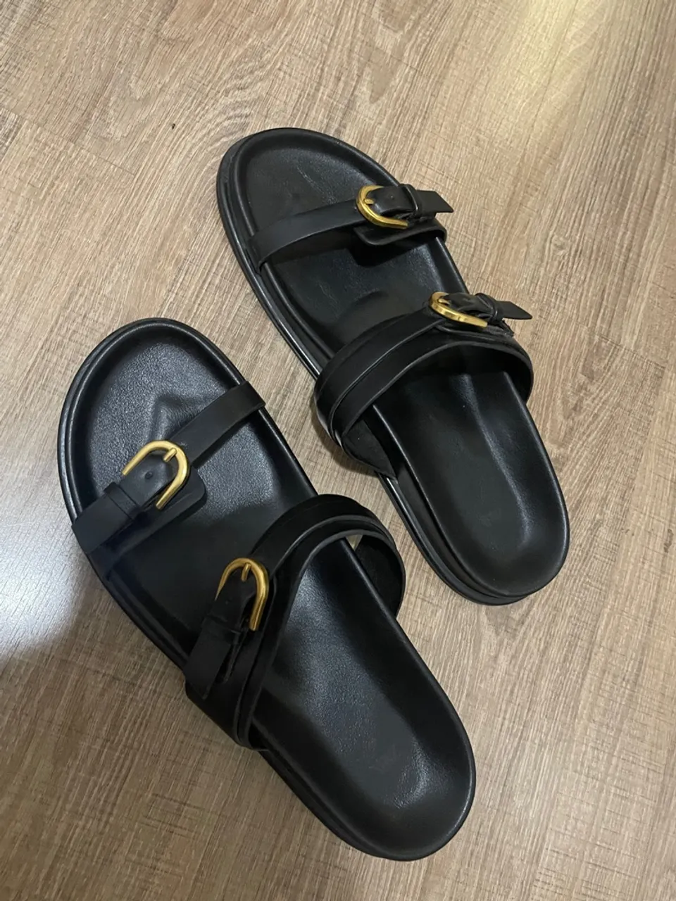Papete ZARA Feminina Couro Preto com Fivela Dourada
