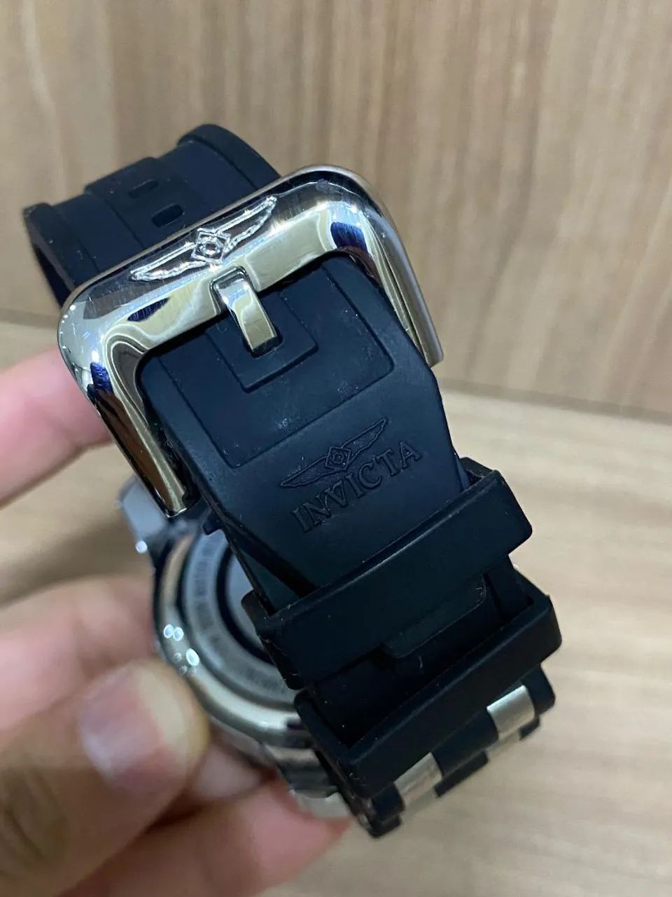 Relogio invicta original usado pulseira borracha - Foto 4